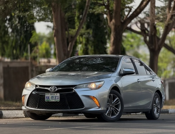 Extremely Super Clean Toyota Camry SE 2016 for Sale In Abuja