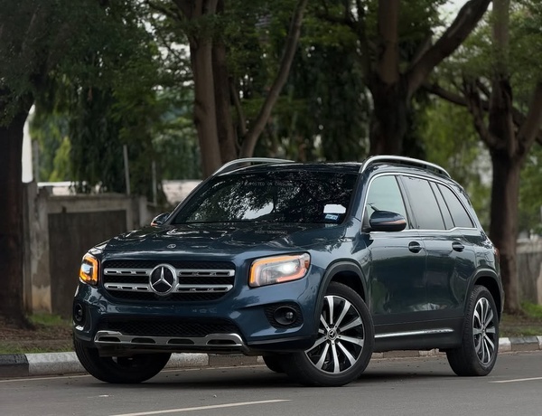 2022 MERCEDES-BENZ GLB250 – FOREIGN USED | LUXURY COMPACT SUV 
