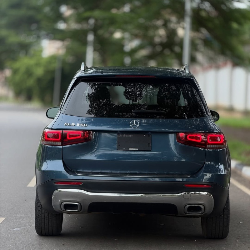 2022 MERCEDES-BENZ GLB250 – FOREIGN USED | LUXURY COMPACT SUV  image