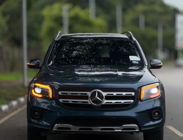 2022 MERCEDES-BENZ GLB250 – FOREIGN USED | LUXURY COMPACT SUV 