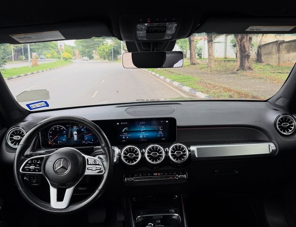 2022 MERCEDES-BENZ GLB250 – FOREIGN USED | LUXURY COMPACT SUV 