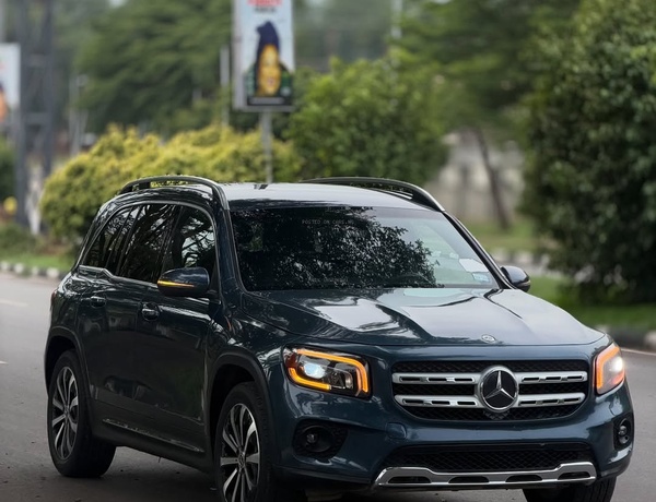 2022 MERCEDES-BENZ GLB250 – FOREIGN USED | LUXURY COMPACT SUV 