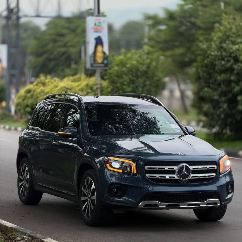 2022 MERCEDES-BENZ GLB250 – FOREIGN USED | LUXURY COMPACT SUV  image