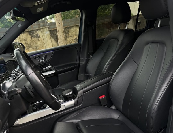 2022 MERCEDES-BENZ GLB250 – FOREIGN USED | LUXURY COMPACT SUV 