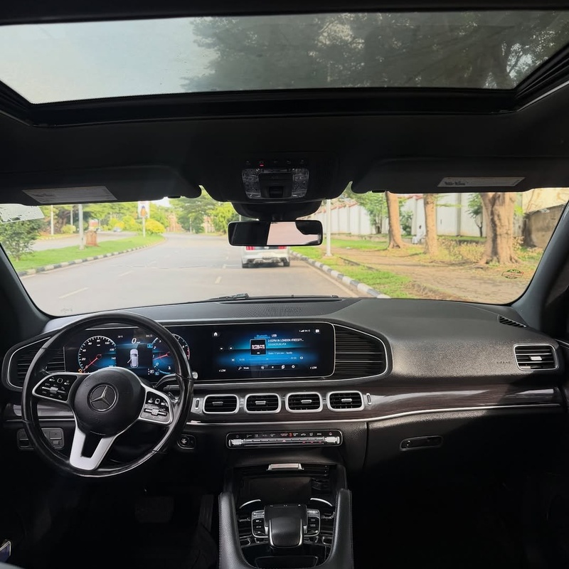 2019 MERCEDES-BENZ GLB350 – FOREIGN USED | LOW MILEAGE LUXURY SUV  image
