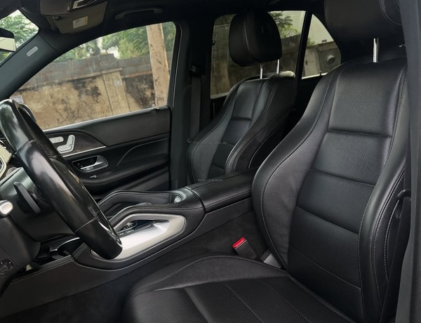 2019 MERCEDES-BENZ GLB350 – FOREIGN USED | LOW MILEAGE LUXURY SUV 