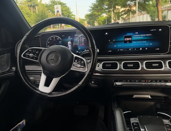 2019 MERCEDES-BENZ GLB350 – FOREIGN USED | LOW MILEAGE LUXURY SUV 