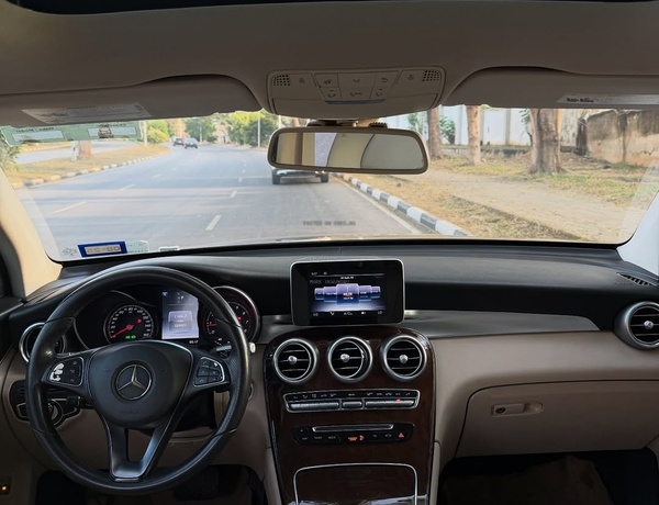 Foreign Used Mercedes Benz GLC300 2017  for Sale Abuja