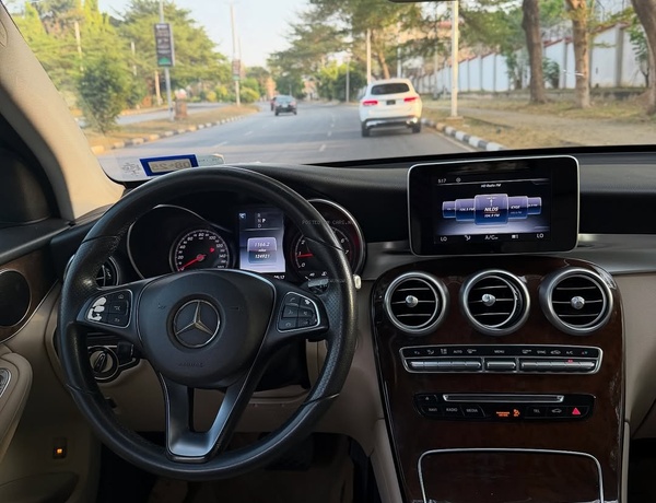 Foreign Used Mercedes Benz GLC300 2017  for Sale Abuja