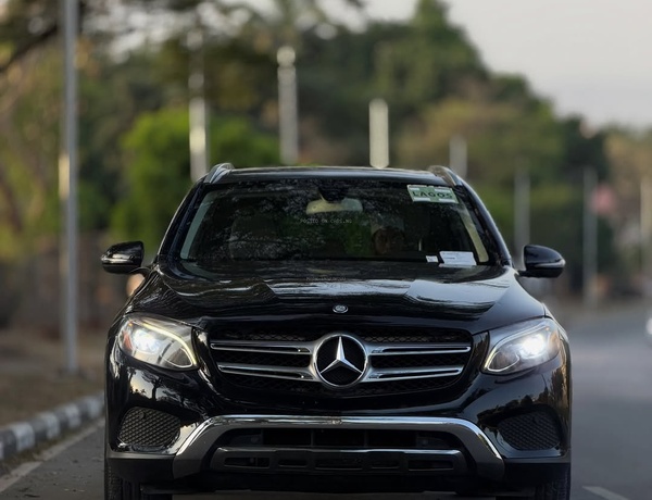 Foreign Used Mercedes Benz GLC300 2017  for Sale Abuja