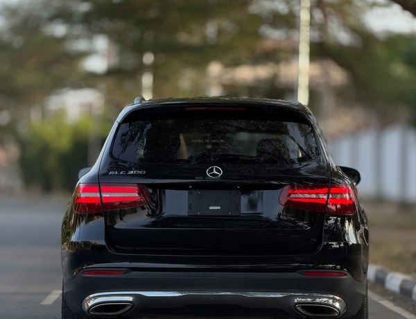 Foreign Used Mercedes Benz GLC300 2017  for Sale Abuja