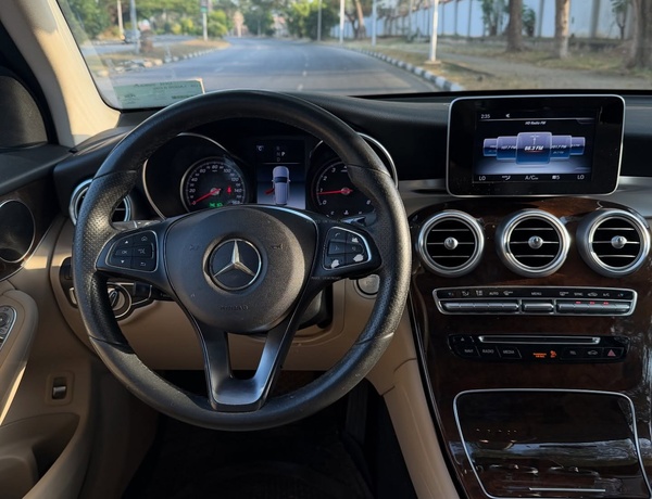 Foreign Used Mercedes Benz GLC300 2017 for Sale In Abuja