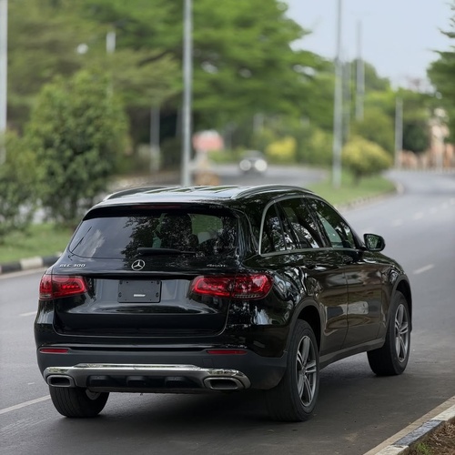 GLC300 Foreign Used  Sharp Body, Smooth Engine, For Sale in Abuja
