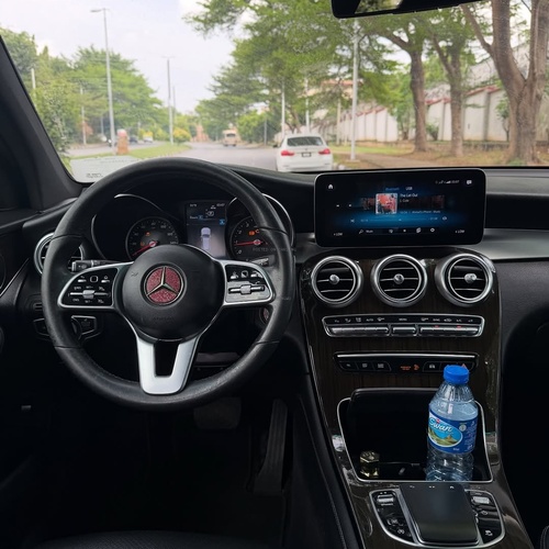 GLC300 Foreign Used  Sharp Body, Smooth Engine, For Sale in Abuja