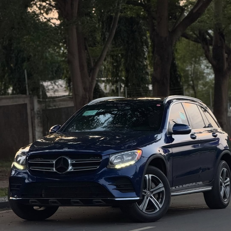 2019 MERCEDES-BENZ GLC300 – FOREIGN USED | EXECUTIVE LUXURY SUV image