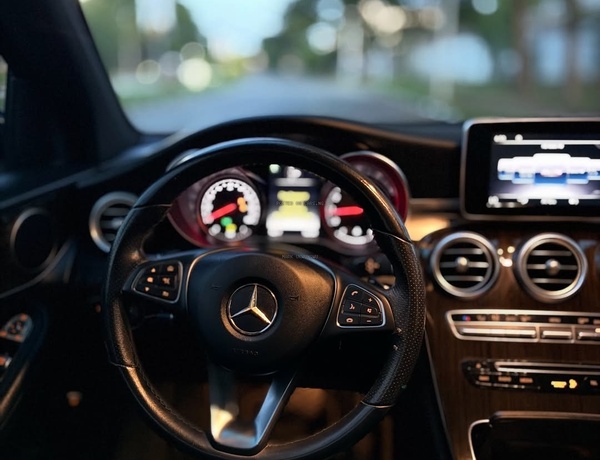 2019 MERCEDES-BENZ GLC300 – FOREIGN USED | EXECUTIVE LUXURY SUV