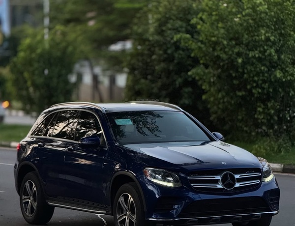 2019 MERCEDES-BENZ GLC300 – FOREIGN USED | EXECUTIVE LUXURY SUV