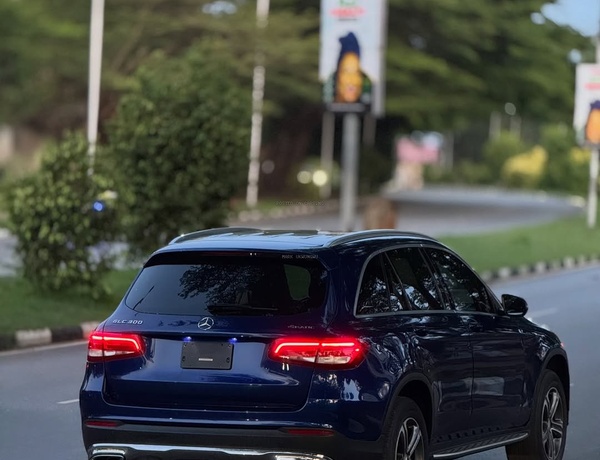 2019 MERCEDES-BENZ GLC300 – FOREIGN USED | EXECUTIVE LUXURY SUV