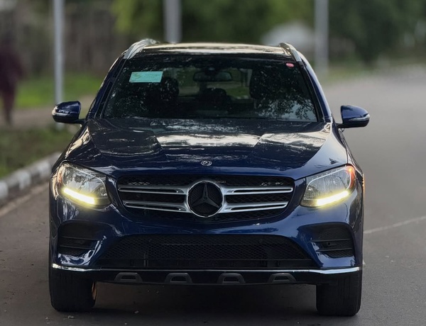 2019 MERCEDES-BENZ GLC300 – FOREIGN USED | EXECUTIVE LUXURY SUV