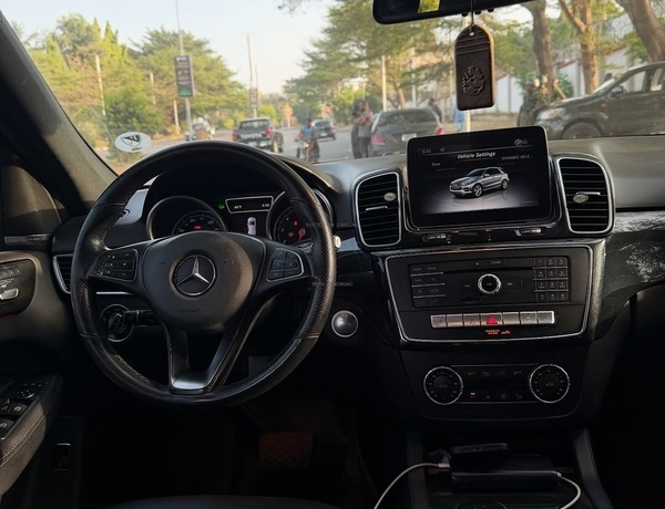 Extremely Super Clean Mercedes Benz GLE350 2017 for Sale In Lagos