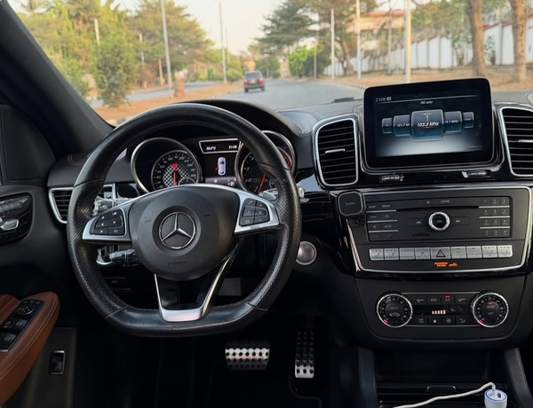 Mercedes-Benz GLE43 2018 Foreign Used 🔥 Powerful Engine, Sharp SUV