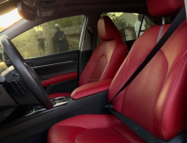 Foreign Used Toyota Camry SE 2018 for Sale In Abuja