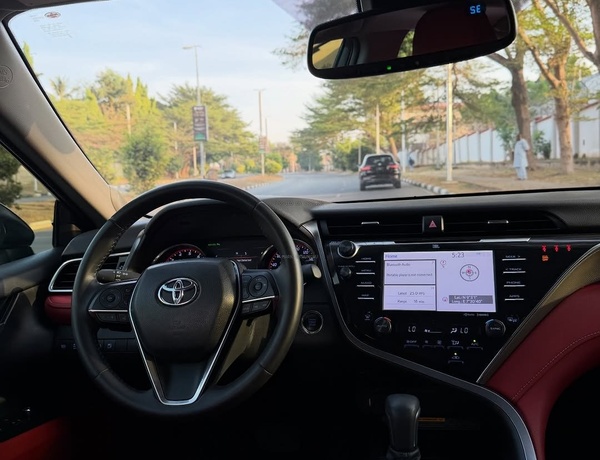 Foreign Used Toyota Camry SE 2018 for Sale In Abuja