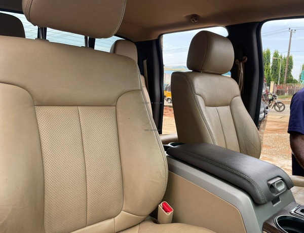 Heavy Duty Pickup Ford F-150 2014  Foreign Used  – Strong & Reliable