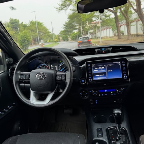 🔥 Hilux Adventure FOREIGN USED 2021 – Strong Suspension & Clean