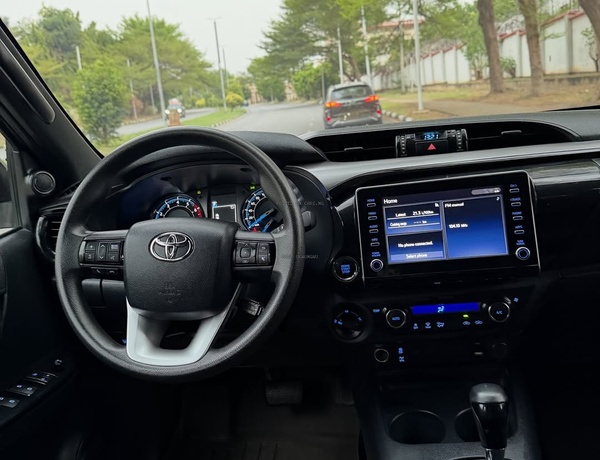 🔥 Hilux Adventure FOREIGN USED 2021 – Strong Suspension & Clean