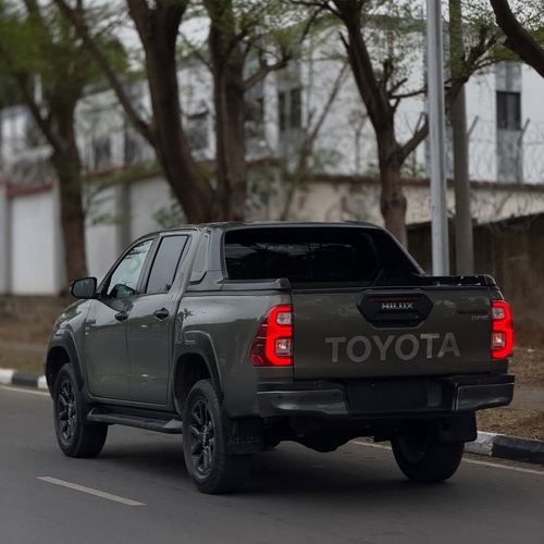 🔥 Hilux Adventure FOREIGN USED 2021 – Strong Suspension & Clean