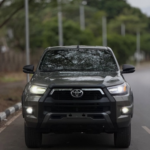 🔥 Hilux Adventure FOREIGN USED 2021 – Strong Suspension & Clean