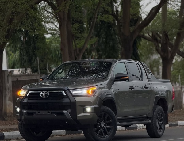 🔥 Hilux Adventure FOREIGN USED 2021 – Strong Suspension & Clean