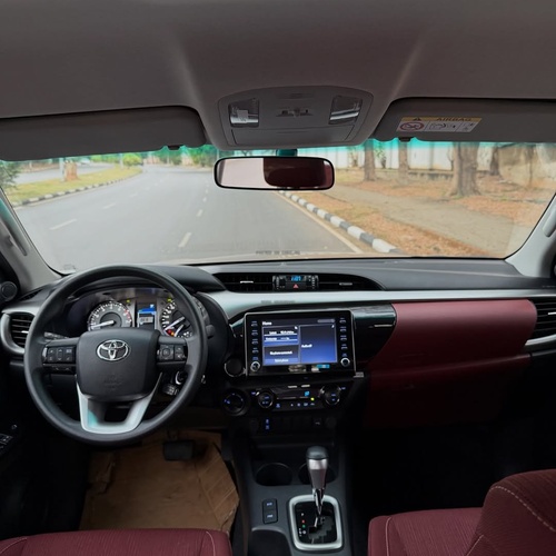 TOYOTA HILUX SR5 2026 4WD FOR SALE – FOREIGN USED, FIRST BODY