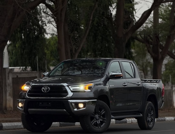 TOYOTA HILUX SR5 2026 4WD FOR SALE – FOREIGN USED, FIRST BODY