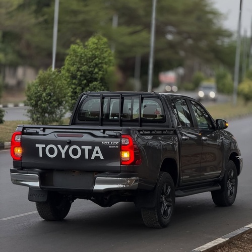 TOYOTA HILUX SR5 2026 4WD FOR SALE – FOREIGN USED, FIRST BODY