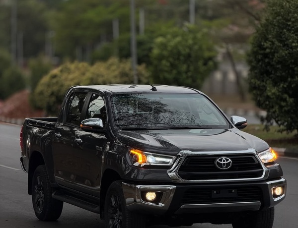 TOYOTA HILUX SR5 2026 4WD FOR SALE – FOREIGN USED, FIRST BODY