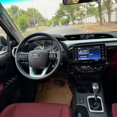 TOYOTA HILUX SR5 2026 4WD FOR SALE – FOREIGN USED, FIRST BODY