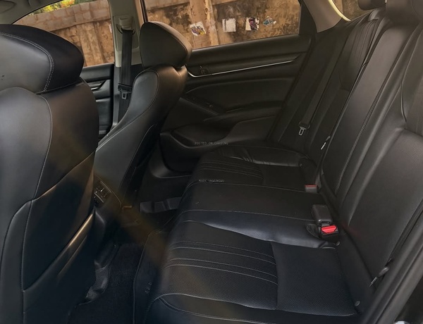 2018 HONDA ACCORD 2.0T TOURING – FOREIGN USED | TURBO SPORT LUXURY SEDAN