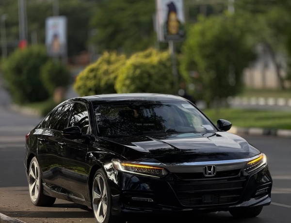 2018 HONDA ACCORD 2.0T TOURING – FOREIGN USED | TURBO SPORT LUXURY SEDAN