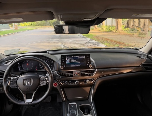 2018 HONDA ACCORD 2.0T TOURING – FOREIGN USED | TURBO SPORT LUXURY SEDAN