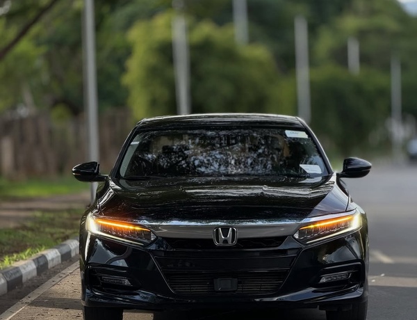 2018 HONDA ACCORD 2.0T TOURING – FOREIGN USED | TURBO SPORT LUXURY SEDAN