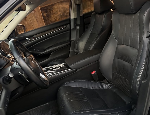 2018 HONDA ACCORD 2.0T TOURING – FOREIGN USED | TURBO SPORT LUXURY SEDAN
