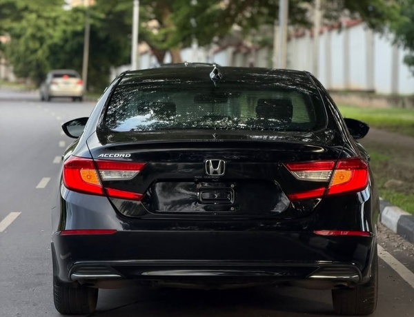Honda Accord 2018 🔥 Reliable, Stylish & Smooth Drive