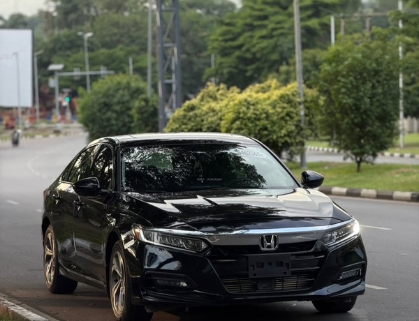 Honda Accord 2018 🔥 Reliable, Stylish & Smooth Drive
