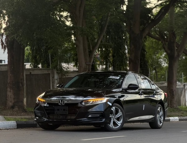 Honda Accord 2018 🔥 Reliable, Stylish & Smooth Drive