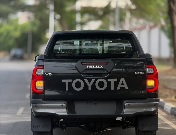 HOT DEAL: BRAND NEW HILUX ADVENTURE V6 2025 – 0KM, BUY TODAY