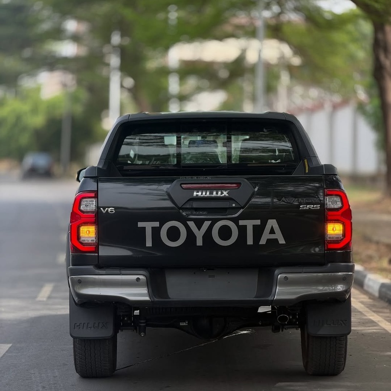 HOT DEAL: BRAND NEW HILUX ADVENTURE V6 2025 – 0KM, BUY TODAY image