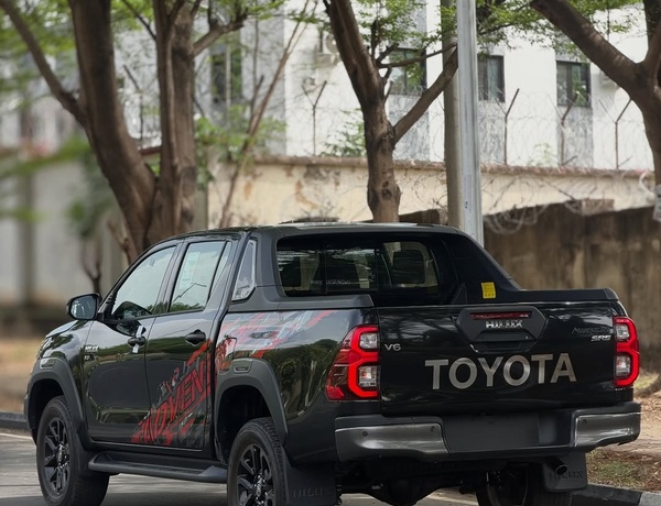 HOT DEAL: BRAND NEW HILUX ADVENTURE V6 2025 – 0KM, BUY TODAY