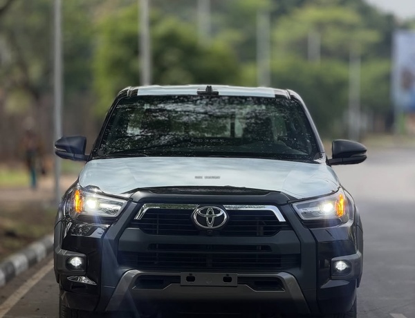 HOT DEAL: BRAND NEW HILUX ADVENTURE V6 2025 – 0KM, BUY TODAY
